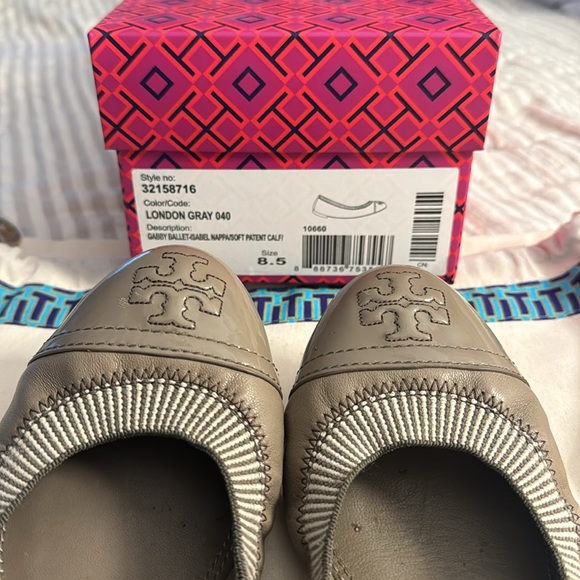 Tory Burch Gabby Ballet Flat in London Gray. Size 8.5M. - Picture 3 of 4